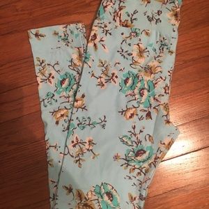 Lularoe pattern leggings